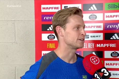 دي يونج: برشلونة وريال مدريد لديهما فرصة التتويج بكأس ملك إسبانيا